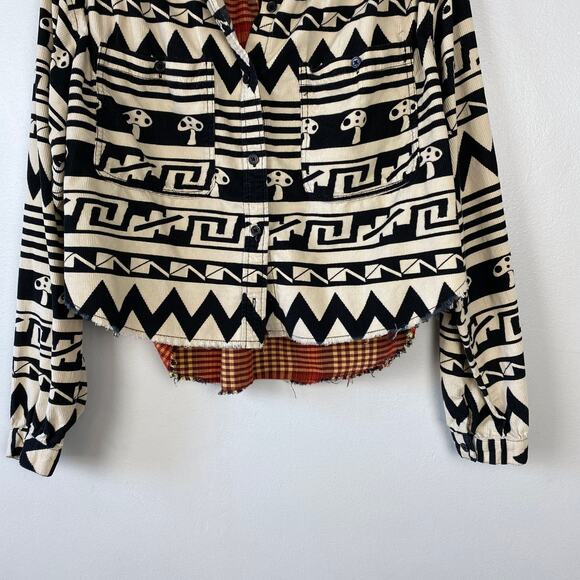 Urban‎ Outfitters Tripped Up Button Up Shirt Mushroom Frayed Hem Festival Large - Picture 6 of 12